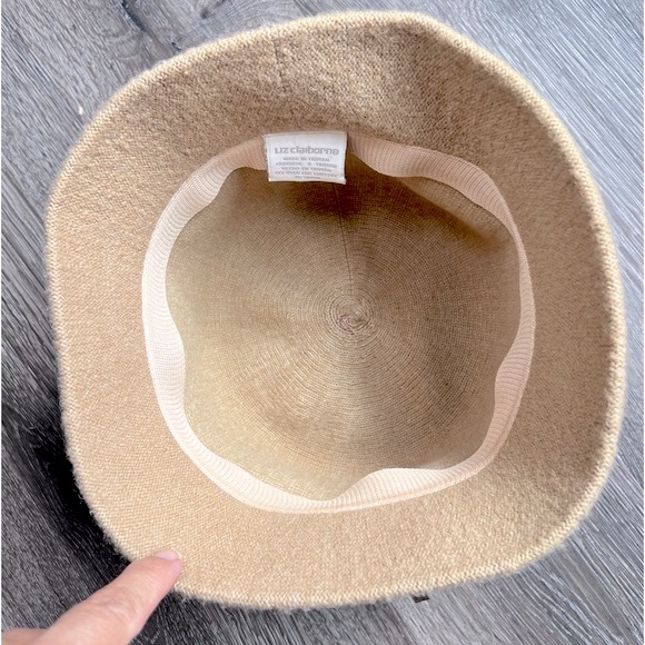 Vintage LIZ CLAIBORNE Wool Blend Tan Fuzzy Retro Bucket Hat with Felt Brown Bow - Picture 7 of 16